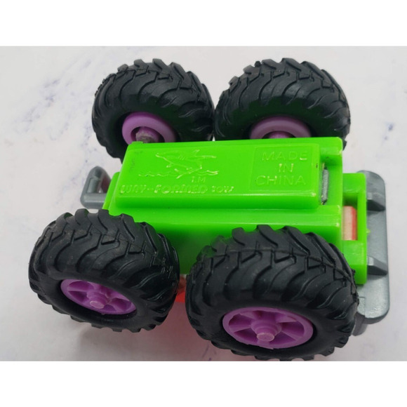 Way-Formed Toys Friction Jacked Up 4x4 Red Car and Green W/ Square Pattern Hood - Picture 6 of 7